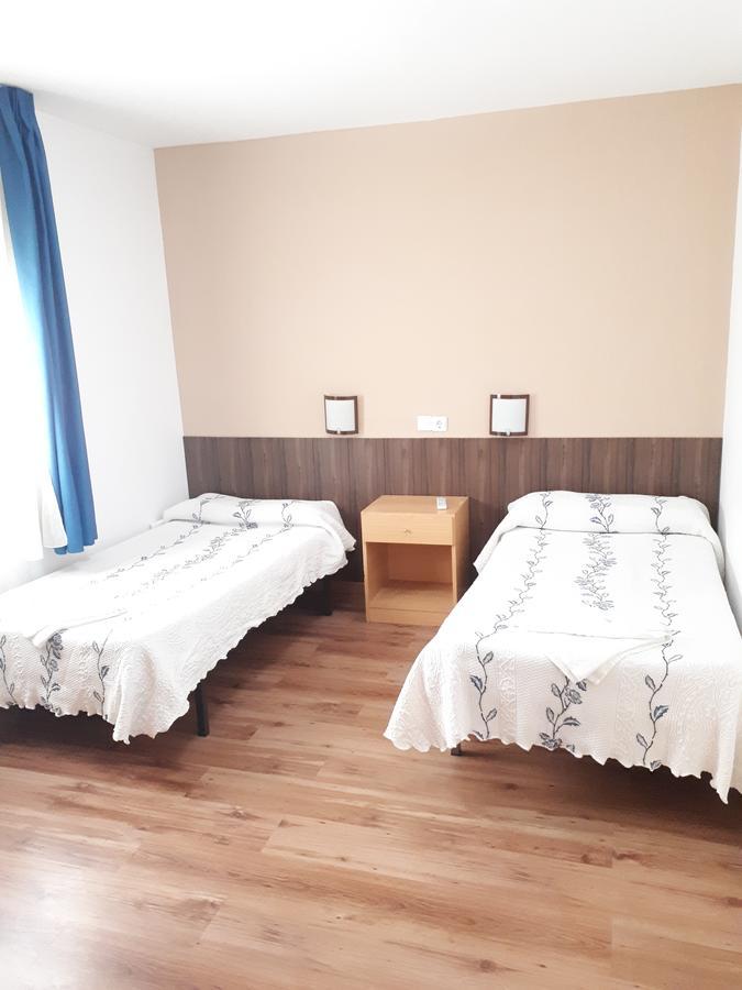 Hostal Oklahoma Реус Экстерьер фото