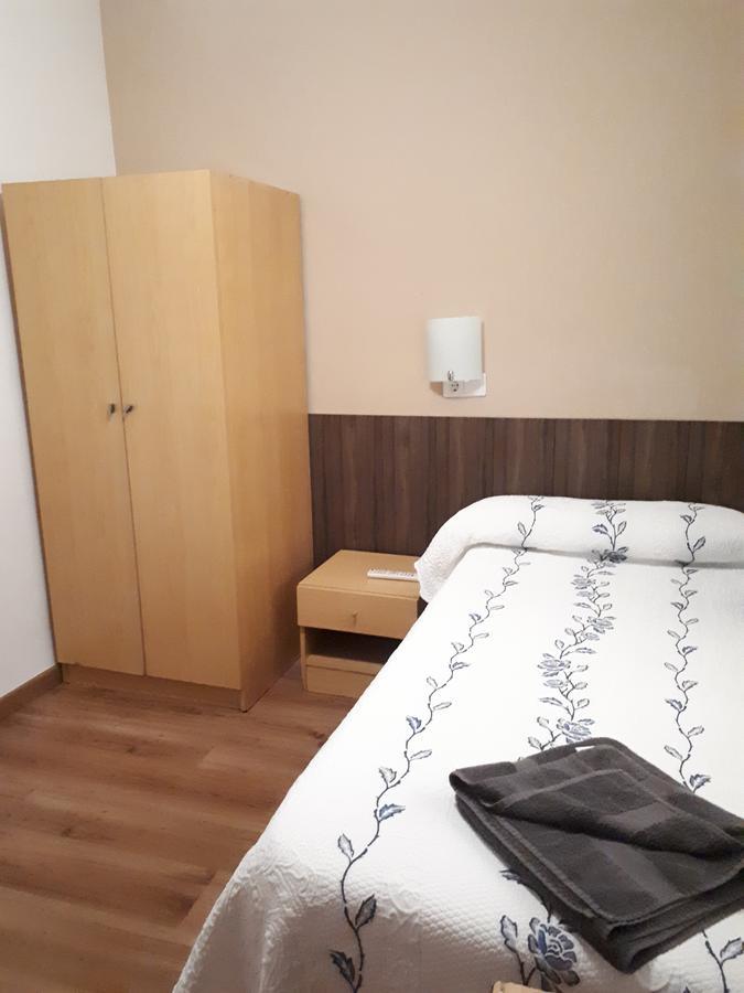 Hostal Oklahoma Реус Экстерьер фото