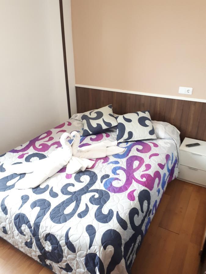 Hostal Oklahoma Реус Экстерьер фото