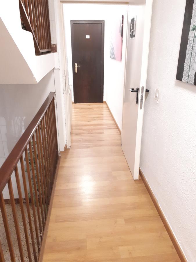 Hostal Oklahoma Реус Экстерьер фото