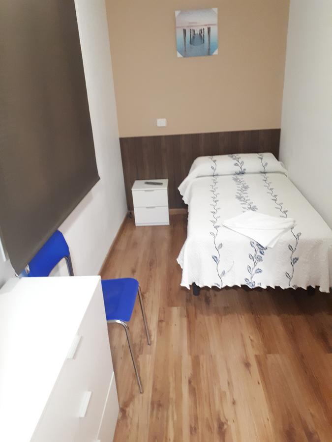 Hostal Oklahoma Реус Экстерьер фото