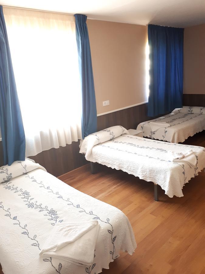 Hostal Oklahoma Реус Экстерьер фото